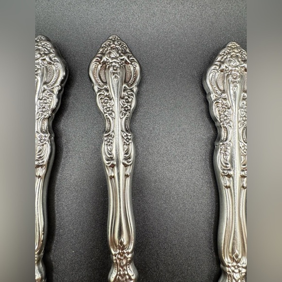 Oneida Michelangelo 4 Knives Heirloom Stainless Flatware Replacements - Picture 7 of 9